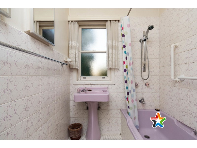 2 Vista Avenue, Ringwood East VIC 3135