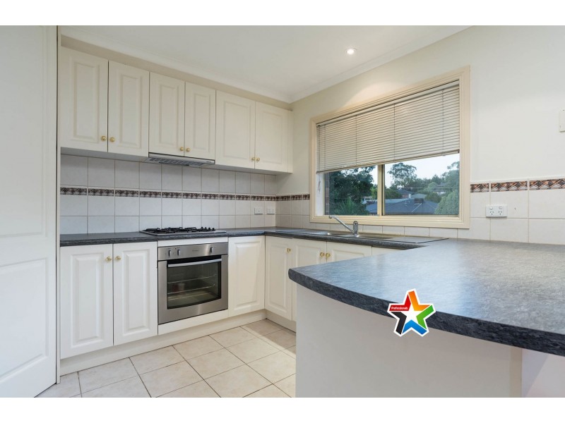 2/59 Dryden Concourse, Mooroolbark VIC 3138