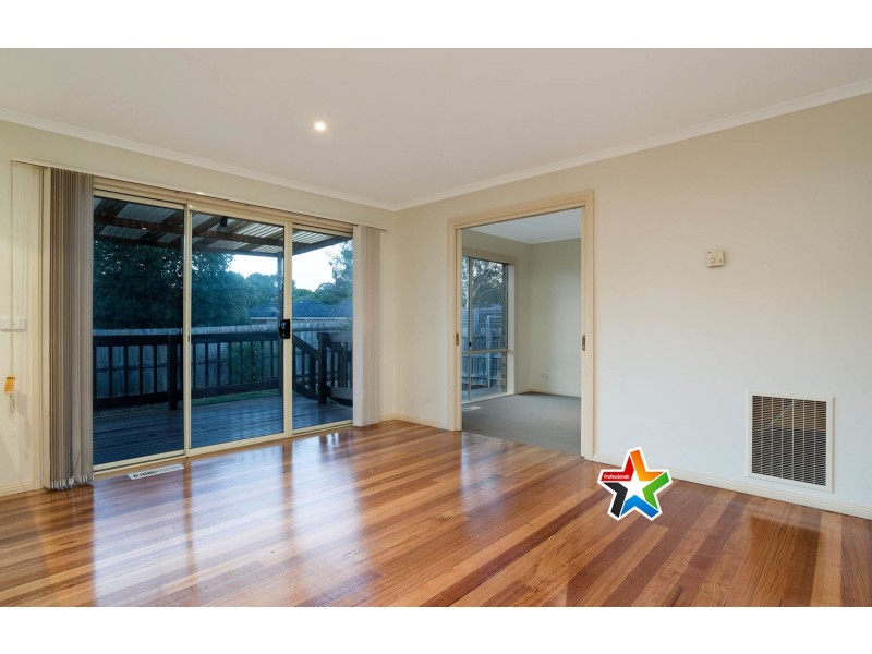 2/59 Dryden Concourse, Mooroolbark VIC 3138