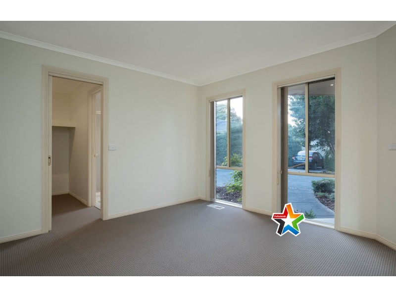 2/59 Dryden Concourse, Mooroolbark VIC 3138