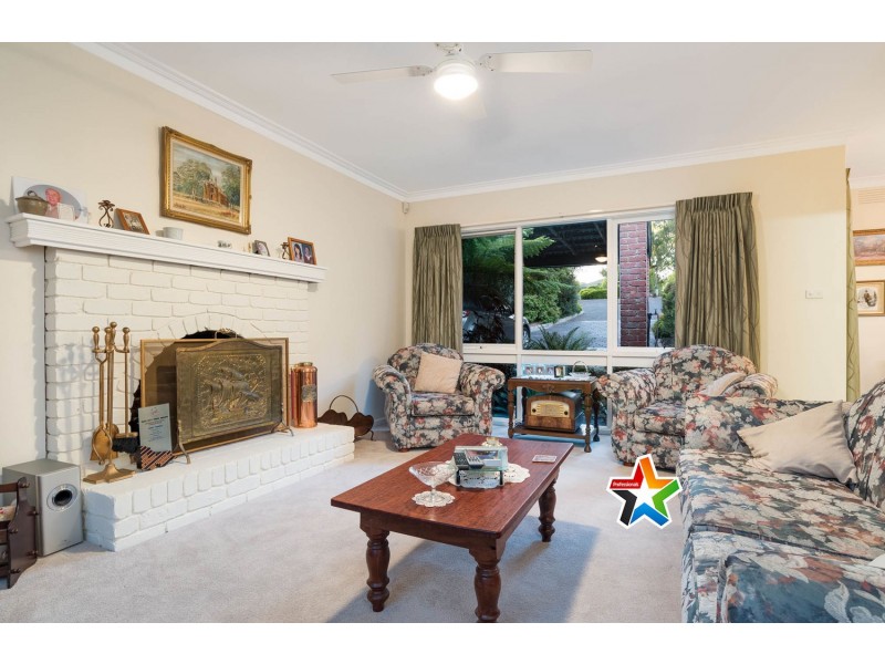 17 Edinburgh Road, Lilydale VIC 3140