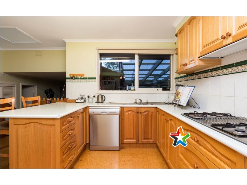 17 Edinburgh Road, Lilydale VIC 3140