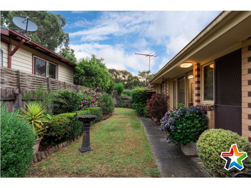 2/3 Wickham Road, Croydon VIC 3136