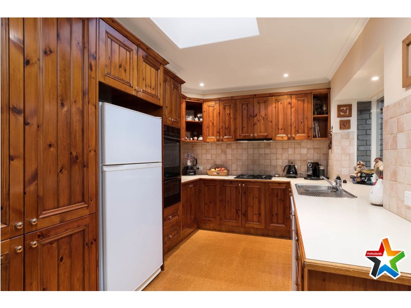 218 Cambridge Road, Kilsyth VIC 3137