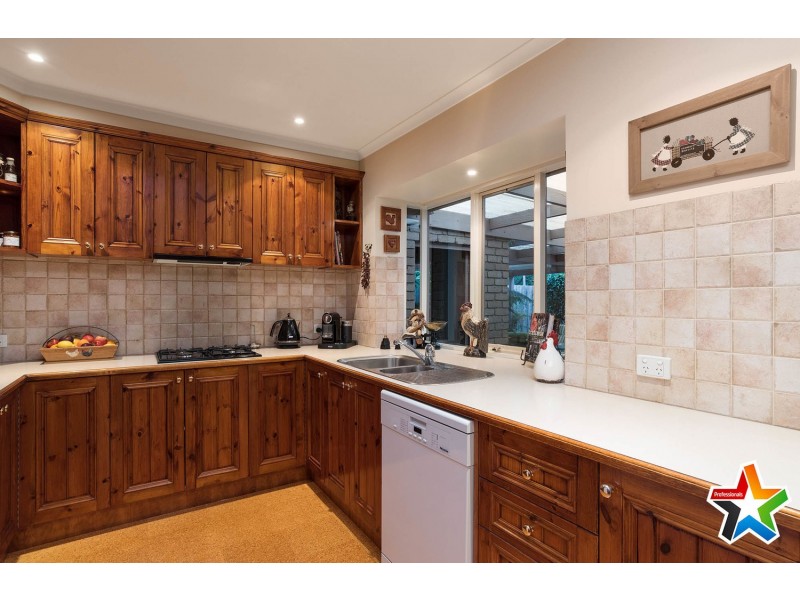 218 Cambridge Road, Kilsyth VIC 3137