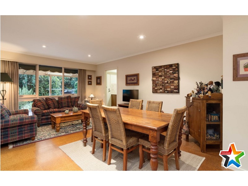 218 Cambridge Road, Kilsyth VIC 3137