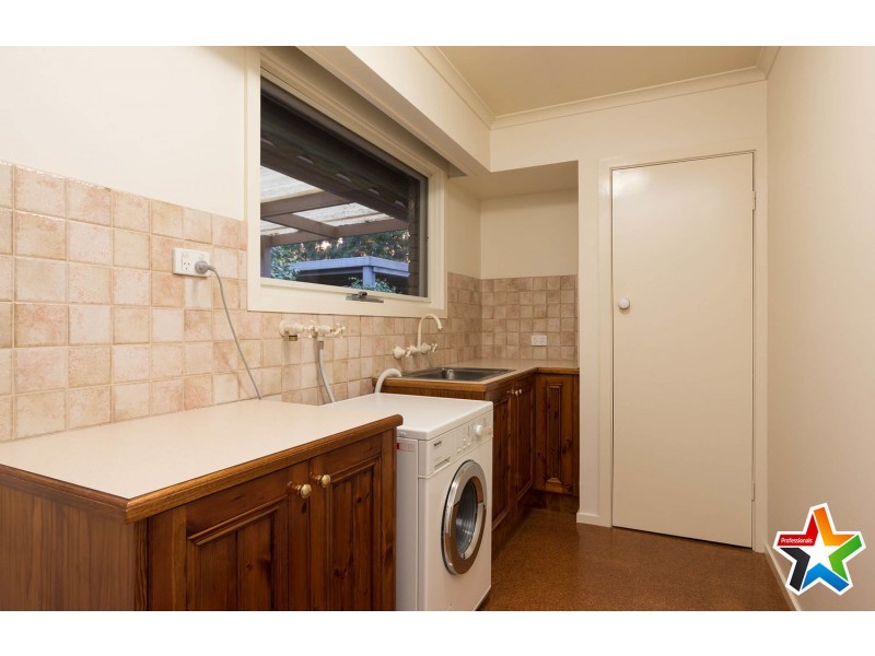 218 Cambridge Road, Kilsyth VIC 3137