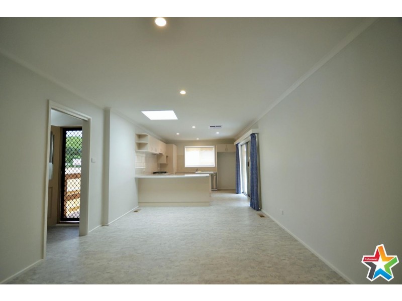 49 Blackburn Road, Mooroolbark VIC 3138