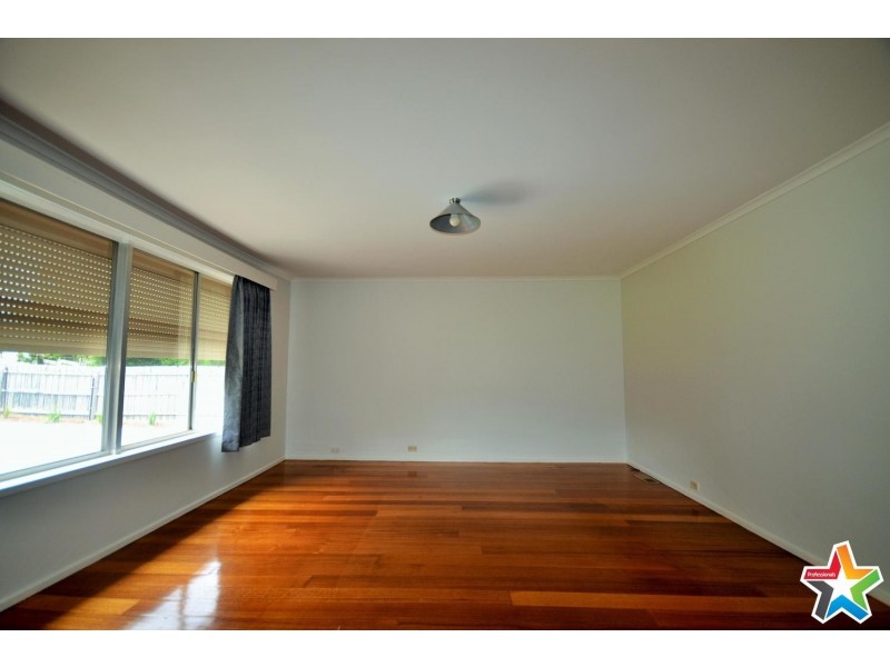 49 Blackburn Road, Mooroolbark VIC 3138