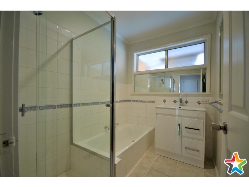 49 Blackburn Road, Mooroolbark VIC 3138