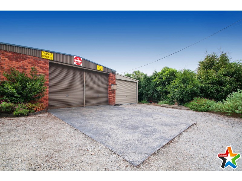 14 Wellington Road, Wandin North VIC 3139