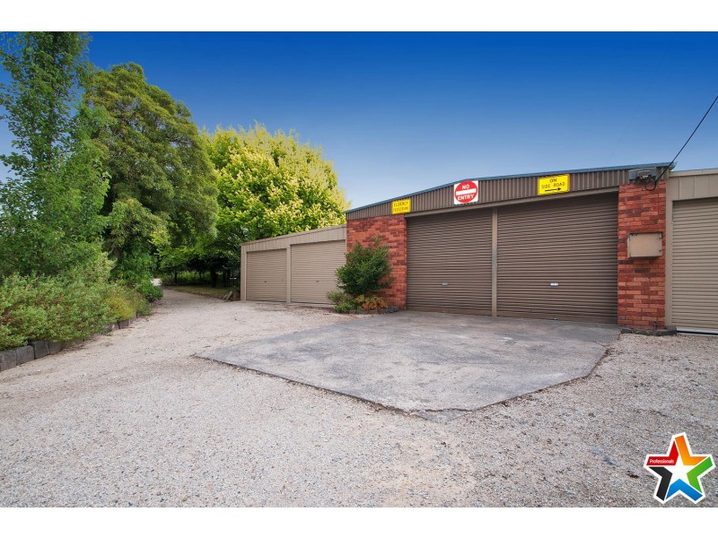 14 Wellington Road, Wandin North VIC 3139