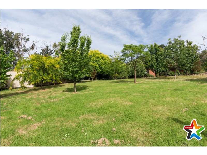 14 Wellington Road, Wandin North VIC 3139