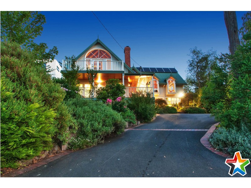 6 Sunrise Hill Road, Montrose VIC 3765