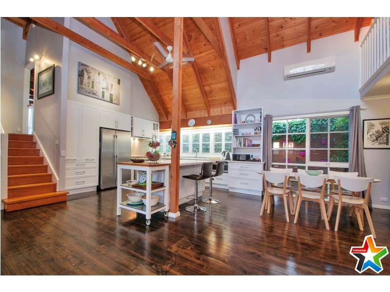 6 Sunrise Hill Road, Montrose VIC 3765