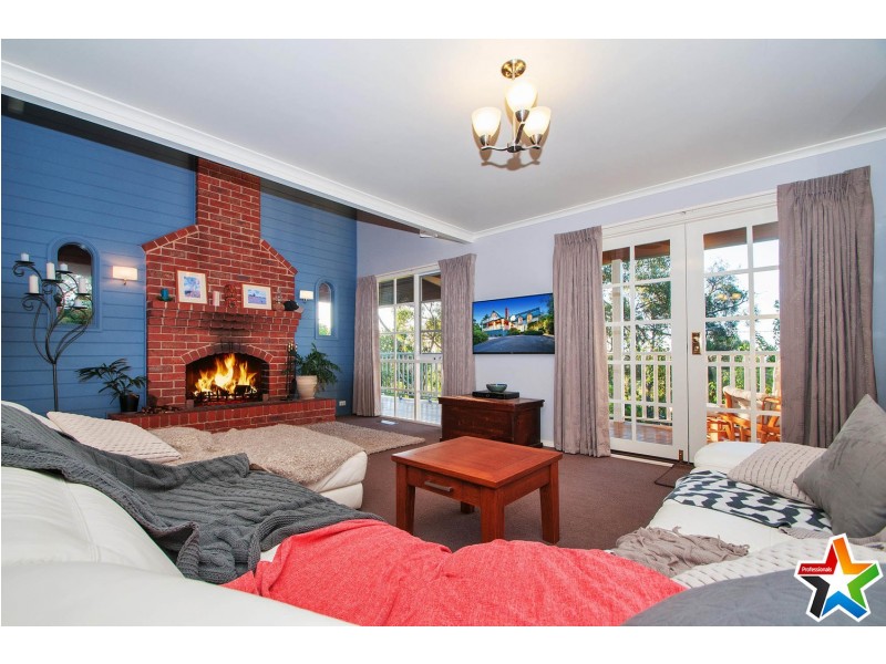 6 Sunrise Hill Road, Montrose VIC 3765