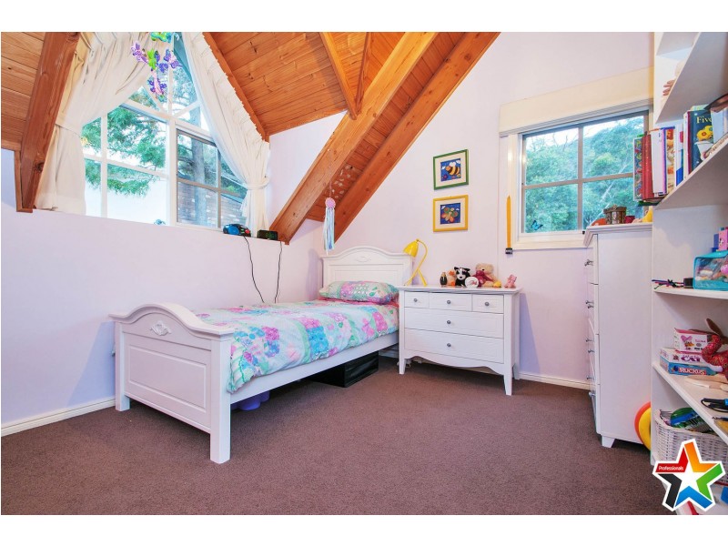 6 Sunrise Hill Road, Montrose VIC 3765