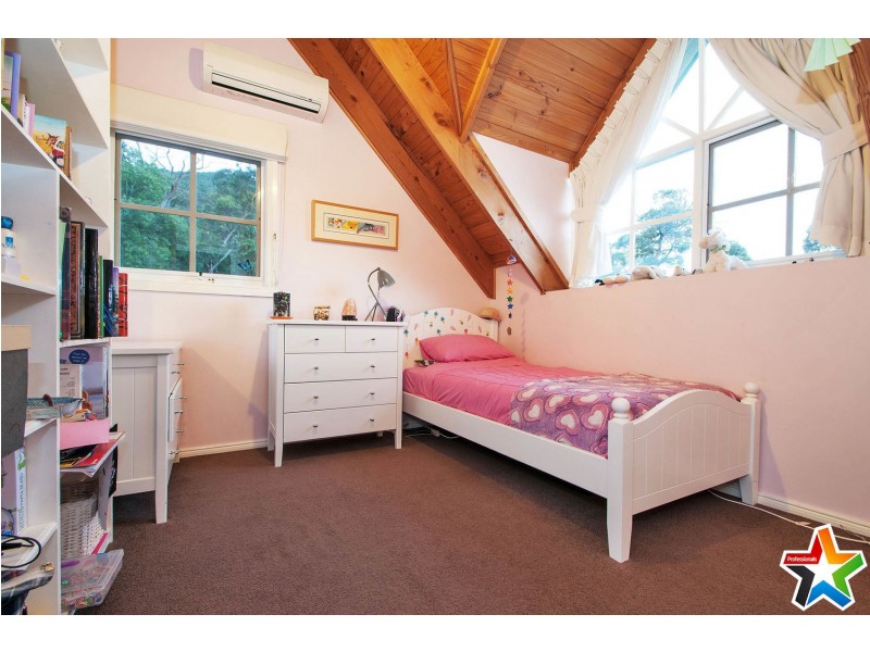 6 Sunrise Hill Road, Montrose VIC 3765