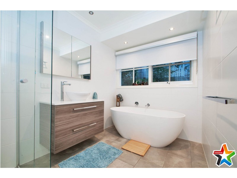 6 Sunrise Hill Road, Montrose VIC 3765