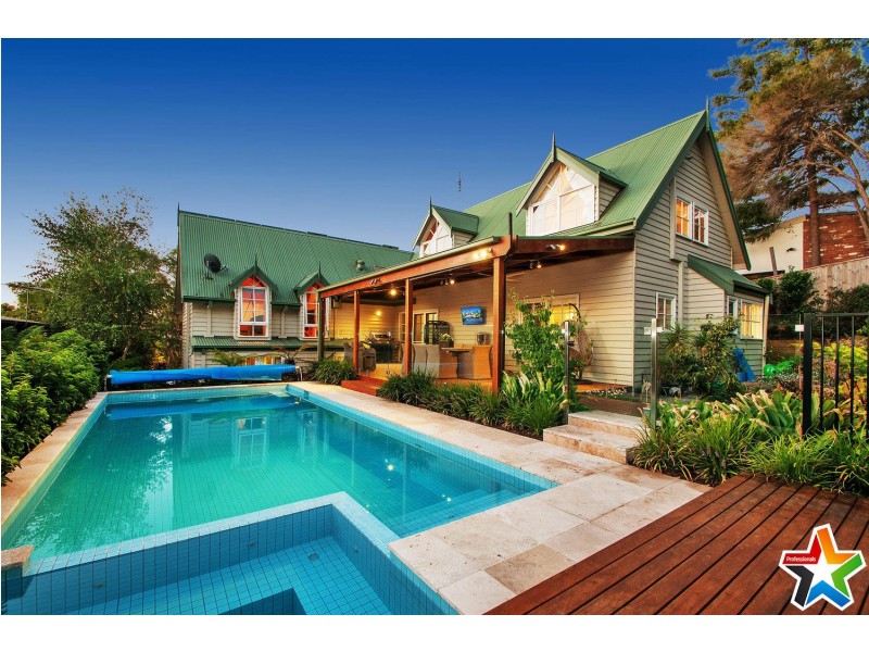 6 Sunrise Hill Road, Montrose VIC 3765