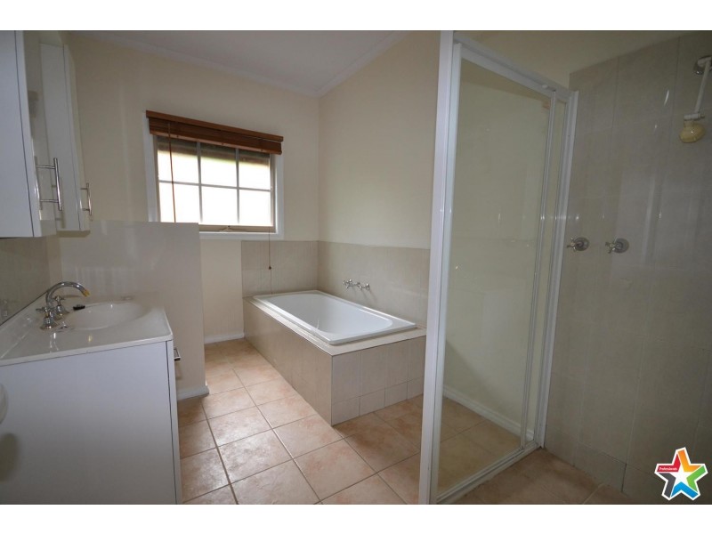 20 Masefield Avenue, Mooroolbark VIC 3138