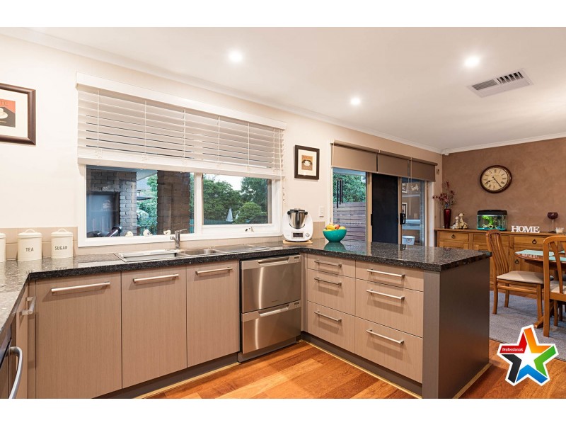 14 Old Kent Road, Mooroolbark VIC 3138