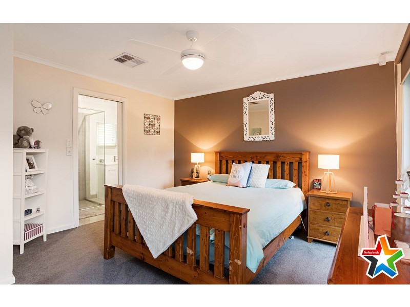 14 Old Kent Road, Mooroolbark VIC 3138