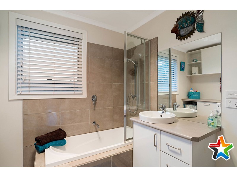 14 Old Kent Road, Mooroolbark VIC 3138