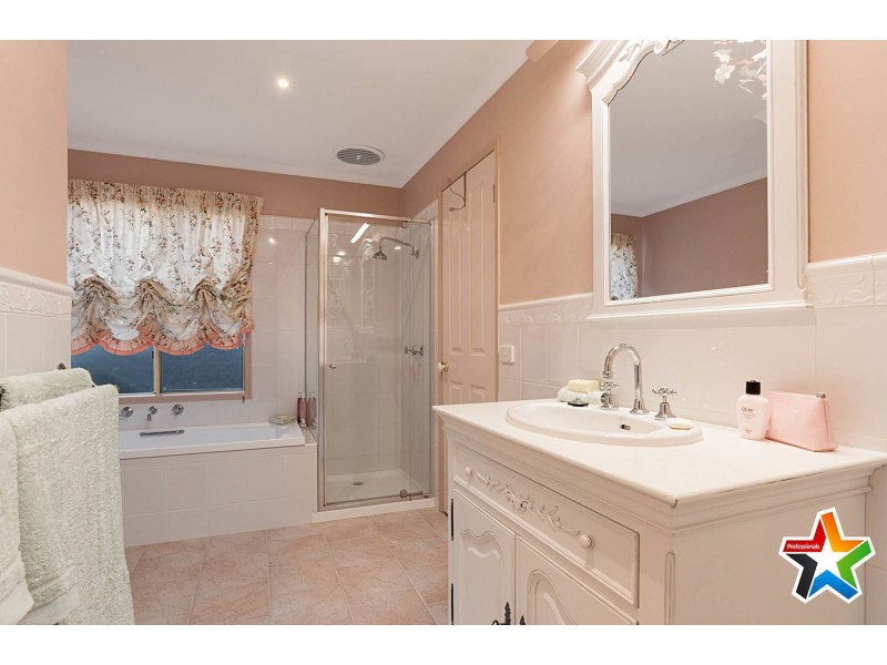 62 Billanook Way, Chirnside Park VIC 3116