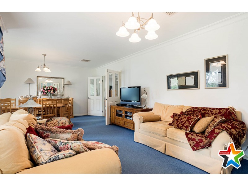 15 Harrison Road, Montrose VIC 3765