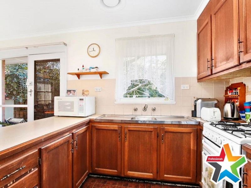 18 Hawthory Road, Kilsyth VIC 3137