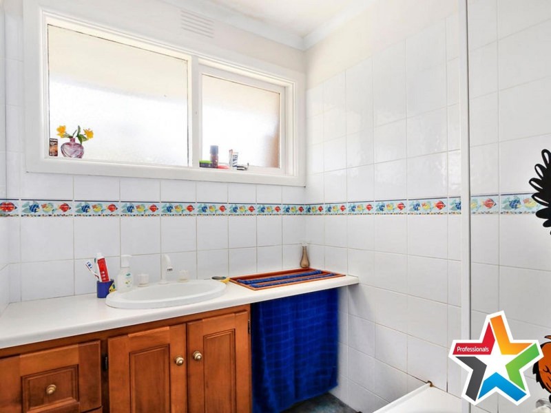 18 Hawthory Road, Kilsyth VIC 3137