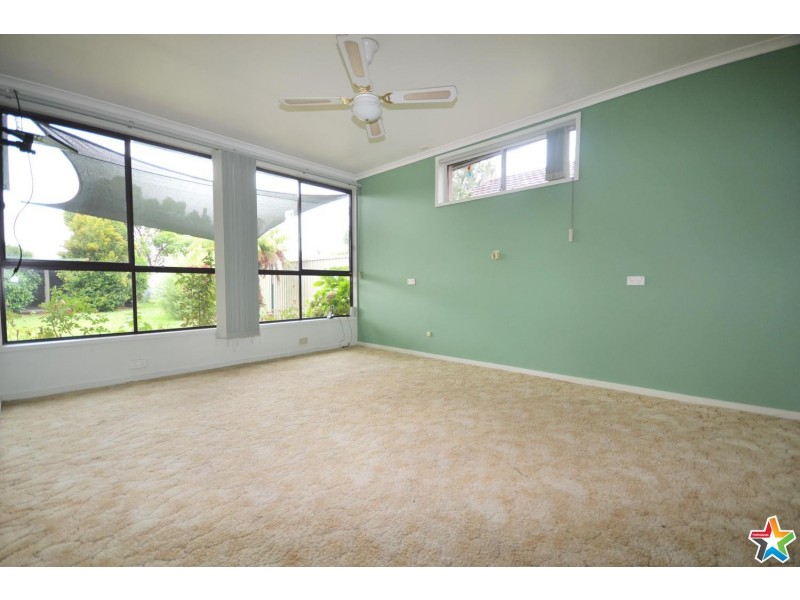 10 Jillian Street, Mooroolbark VIC 3138