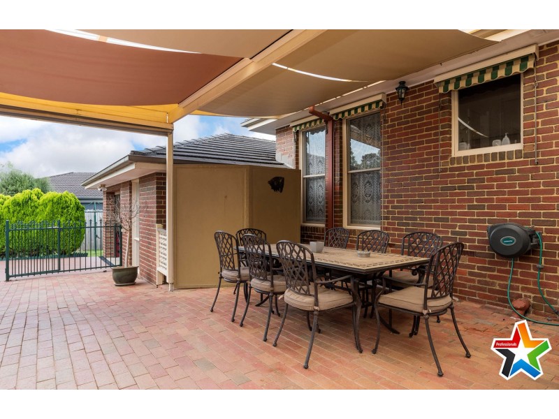 5 Macdonnell Court, Kilsyth VIC 3137