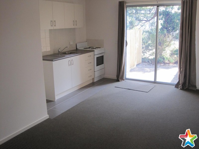 19/8-10 Mount View Parade, Mooroolbark VIC 3138
