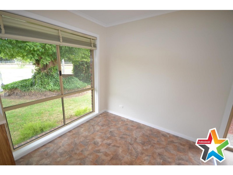 1/98 Sherlock Road, Mooroolbark VIC 3138