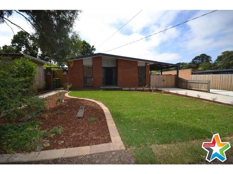 2 Pembroke Road, Mooroolbark VIC 3138