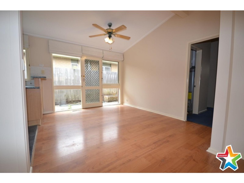 2 Pembroke Road, Mooroolbark VIC 3138
