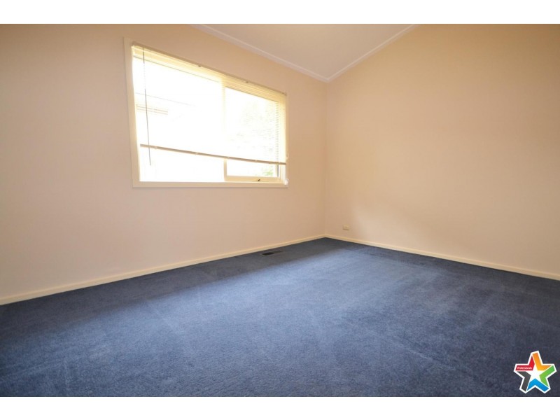 2 Pembroke Road, Mooroolbark VIC 3138