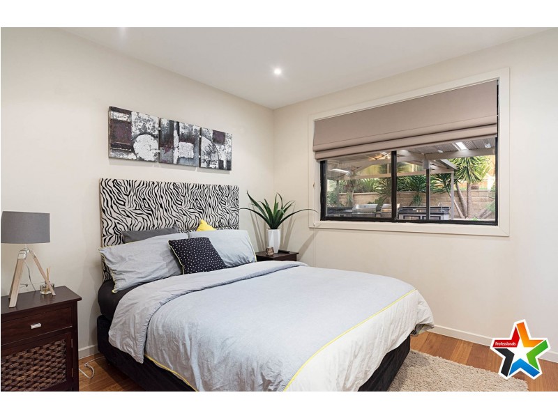 12 Meadowlark Lane, Mooroolbark VIC 3138