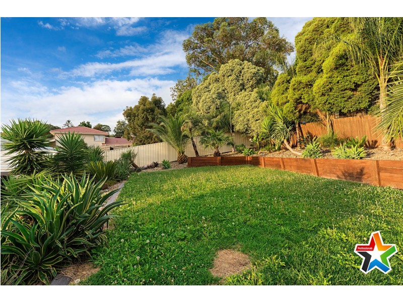 12 Meadowlark Lane, Mooroolbark VIC 3138