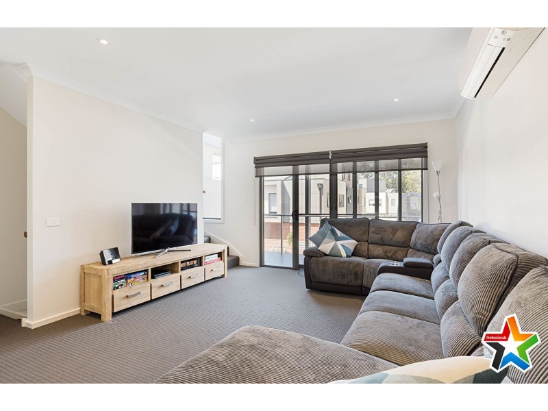 18 Primary Street, Mooroolbark VIC 3138