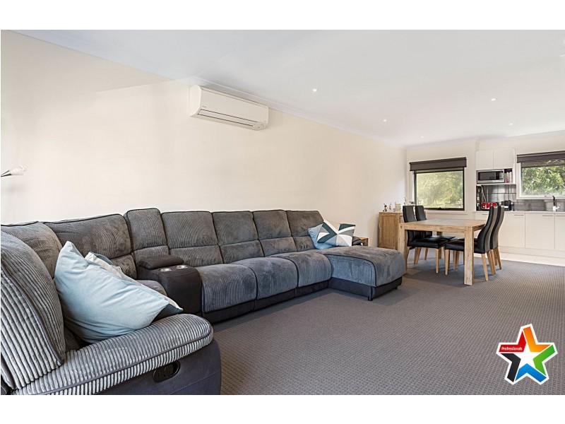 18 Primary Street, Mooroolbark VIC 3138