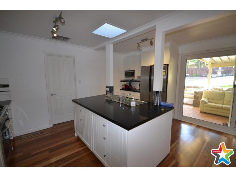 23 Swinburne Avenue, Mooroolbark VIC 3138