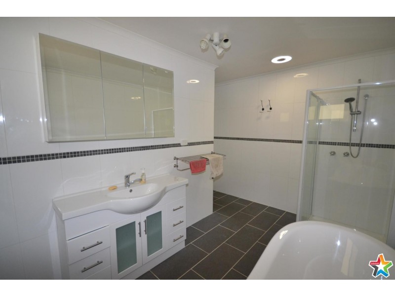 23 Swinburne Avenue, Mooroolbark VIC 3138