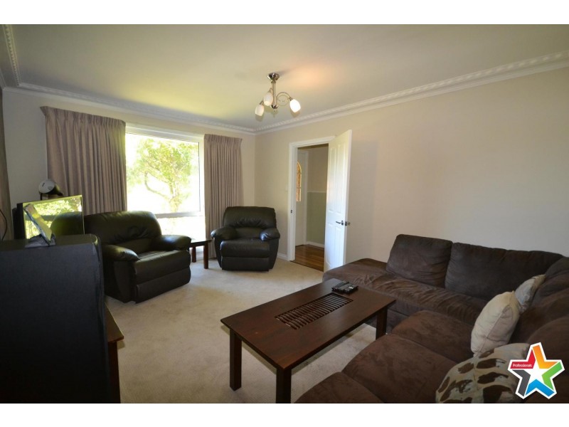 23 Swinburne Avenue, Mooroolbark VIC 3138