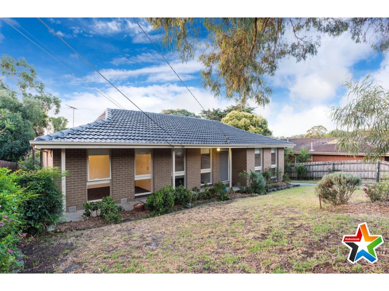 43 Woodville Road, Mooroolbark VIC 3138