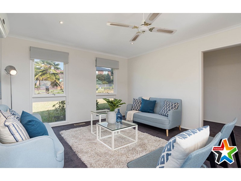 43 Woodville Road, Mooroolbark VIC 3138