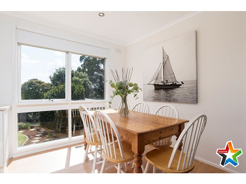 43 Woodville Road, Mooroolbark VIC 3138