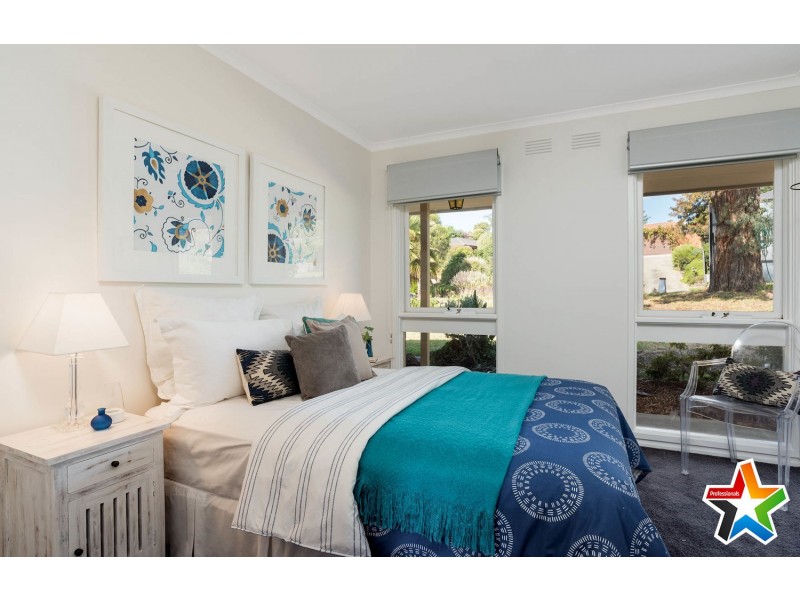 43 Woodville Road, Mooroolbark VIC 3138